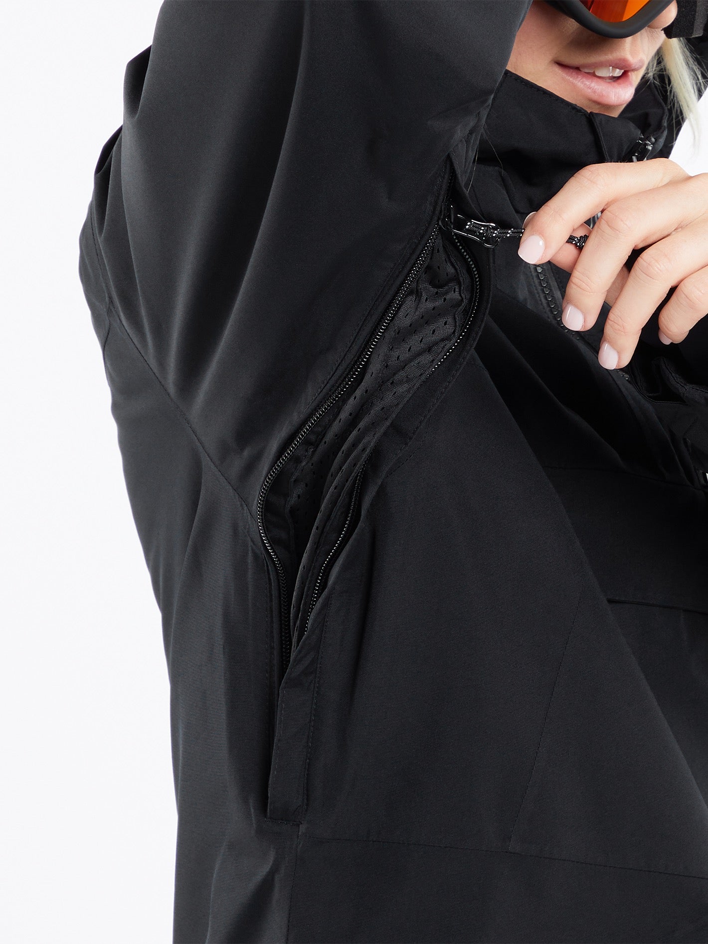 Womens Fern Insulated Gore Pullover - Black – Volcom Japan
