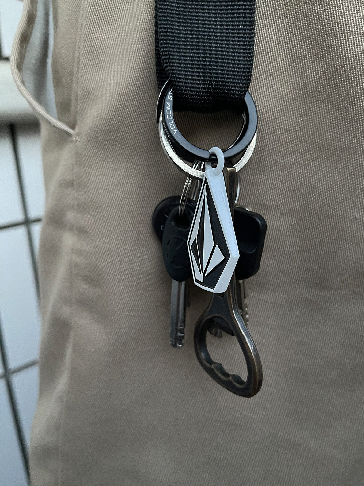 Stone Key Chain - Black – Volcom Japan